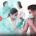 enfermera inyecta dosis de vacuna anti covid-19 a joven; concepto de cuatro dosis reducen riesgo de mortalidad