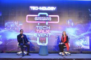 María Waleska en entrevista con Carlos Arturo Guisarre en Tech Talk 2022