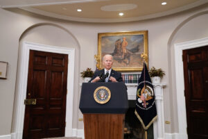 El presidente de EE.UU., Joe Biden, da declaraciones sobre la situación en Ucrania, este 21 de abril de 2022, desde la Casa Blanca, en Washington