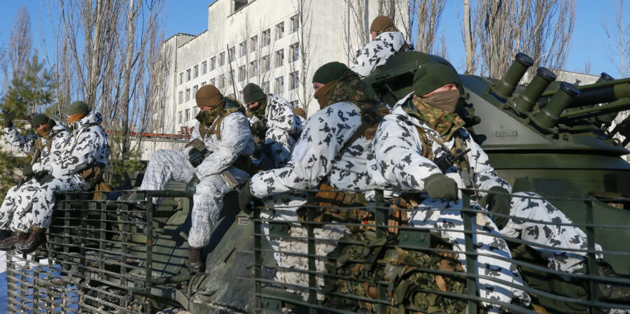 avance de las tropas rusas en su paso por Chernobyl