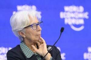 christine lagarde participo en el foro de davos