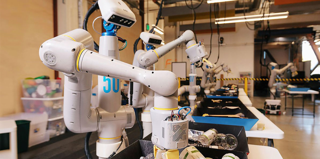 los robots autonomos son parte del equipo de google en el campus de mountain view, gracias a alphabet