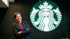 Roz Brewer alta ejecutiva de Starbucks 
