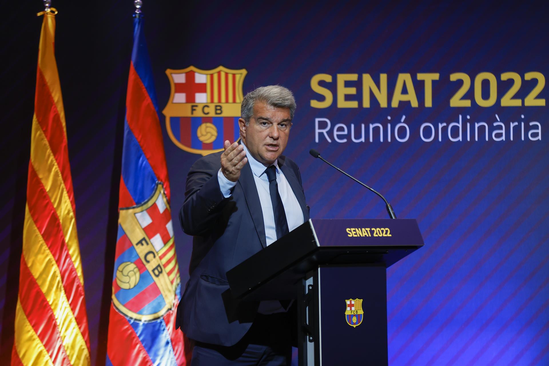 laporta en la junta del barça