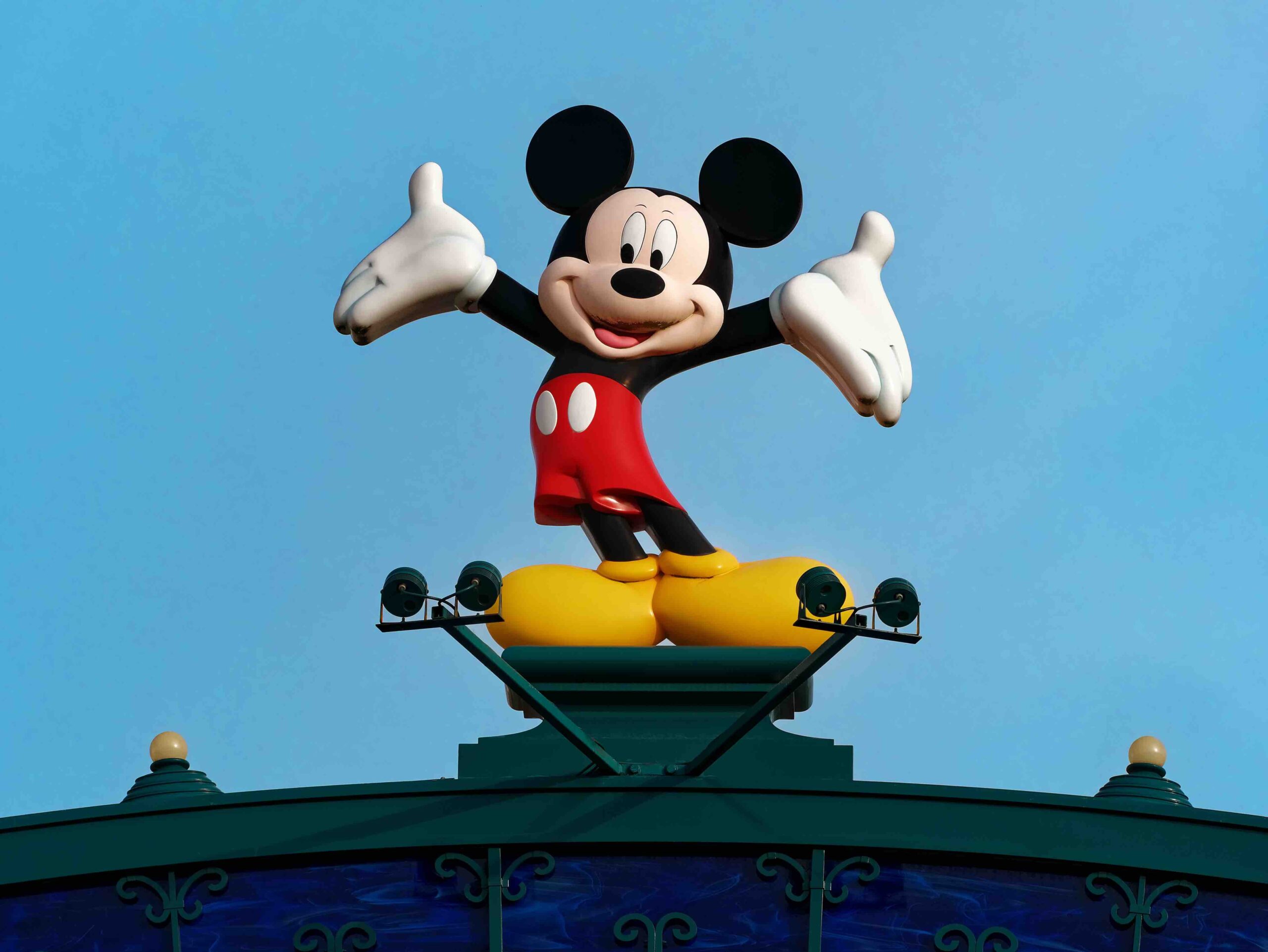 la imagen mickey mouse dejara de ser propiedad exclusiva de disney 