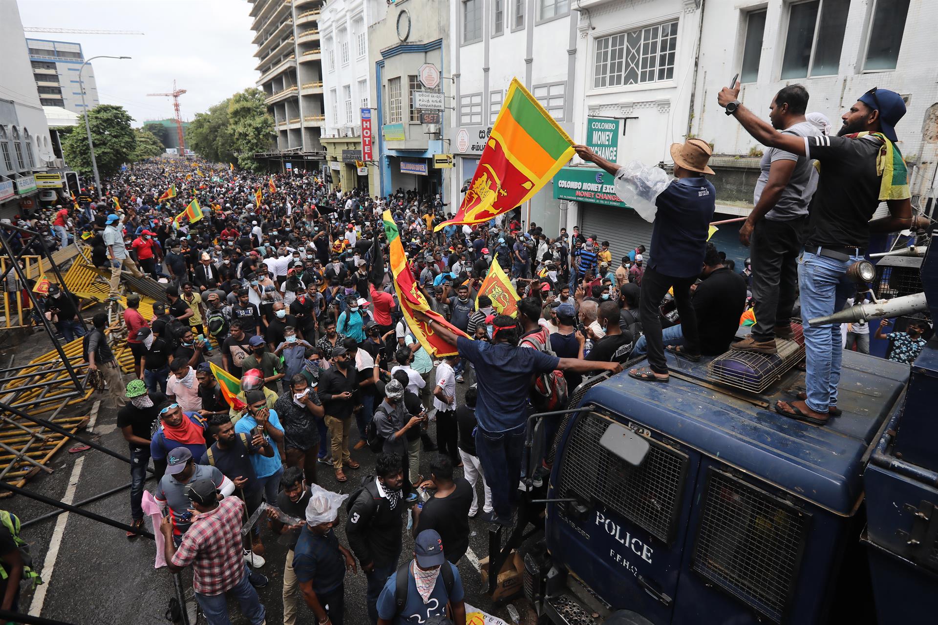 los ciudadanos de sri lanka han tomado las calles