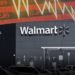 walmart sufrio un duro golpe en bolsa despues de anunciar una reduccion en sus previsiones de beneficios