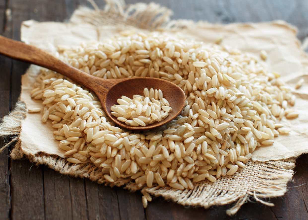 el arroz integral te ayudara a mantener un nivel alto de glucosa y a no marearte en dias de calor extremo