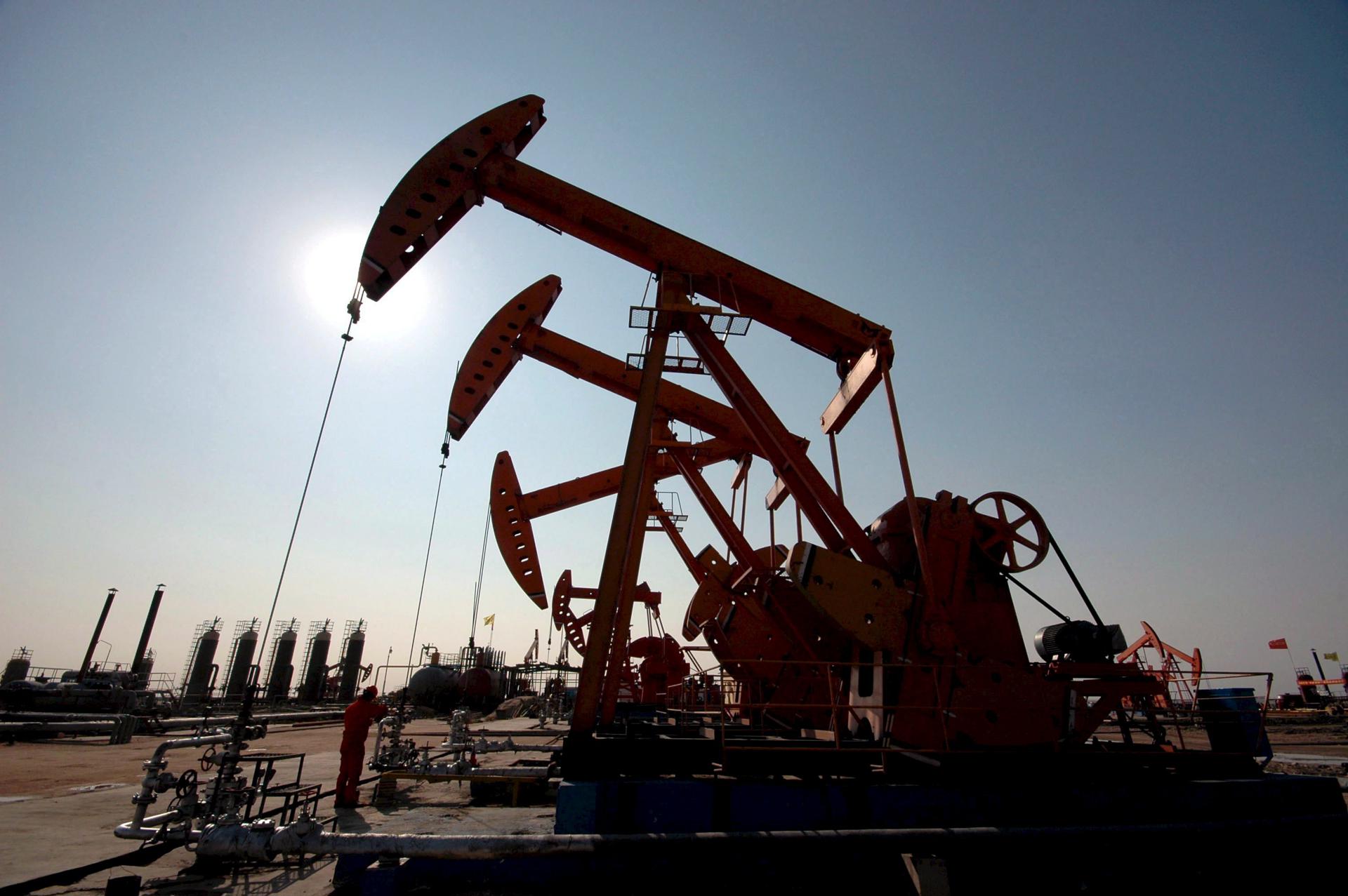 una demanda historica podría elevar el precio del petróleo según goldman sachs