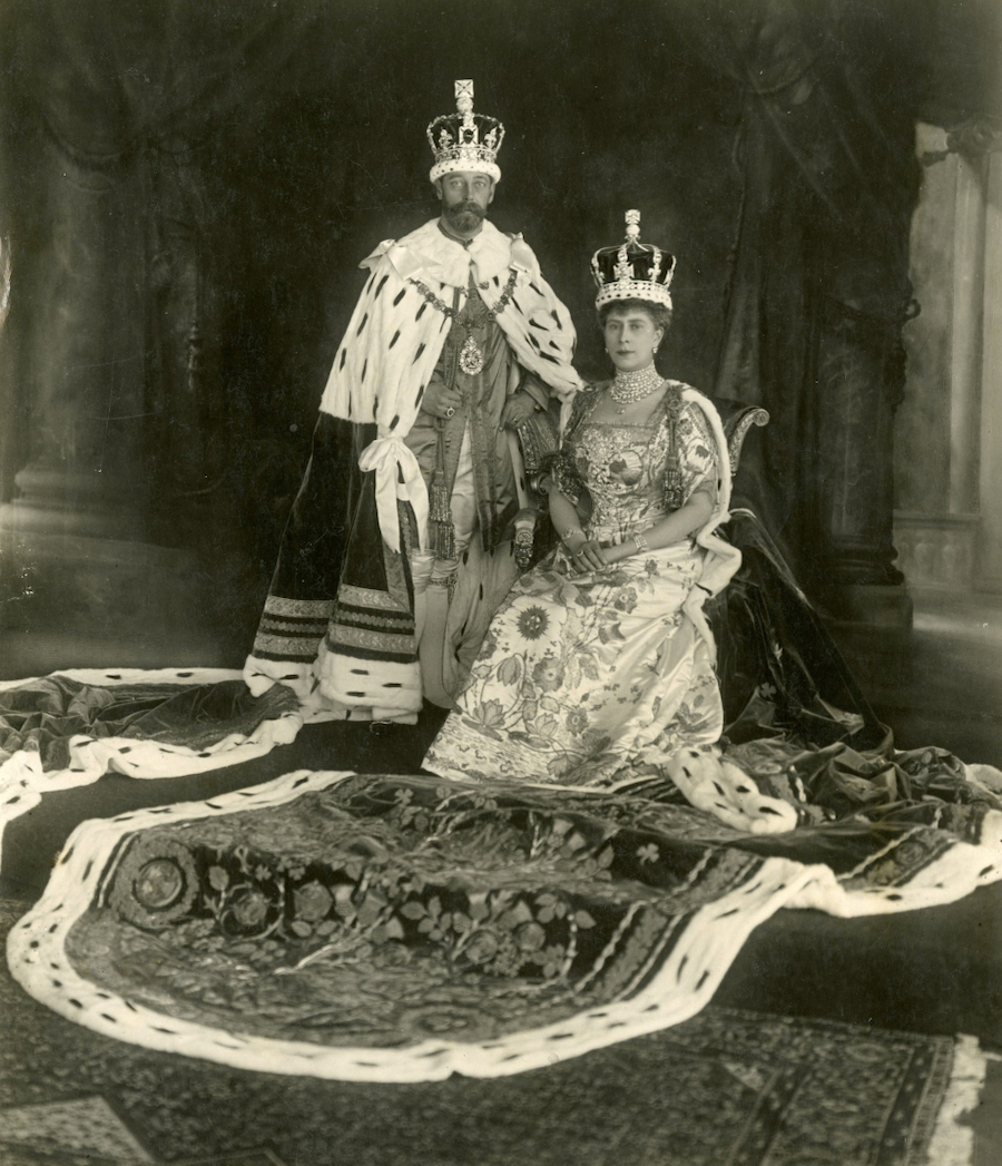 La Familia Real informó que la corona de la reina María se retiró de la exhibición en la Torre de Londres para realizar trabajos de modificación antes de la coronación, donde la usará la reina consorte.