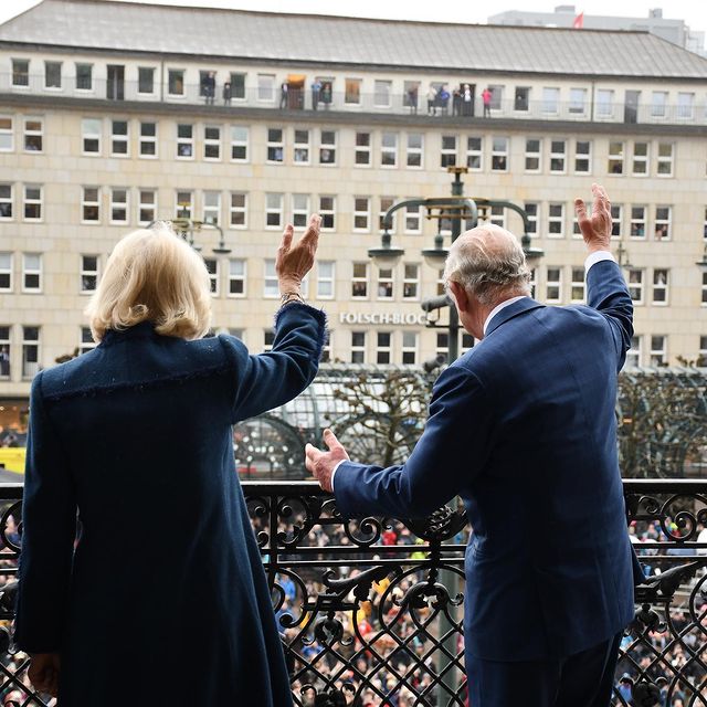 Saludo de Carlos III y Camila desde Hamburgo, Alemania