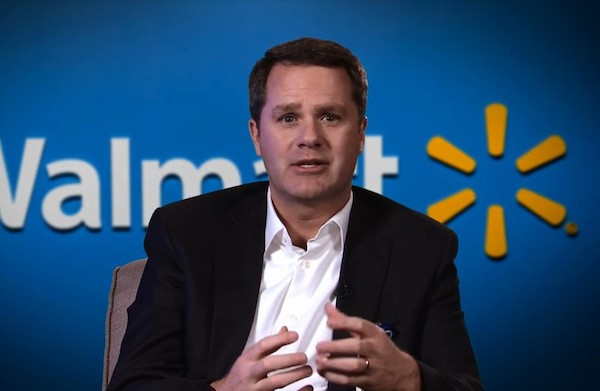 Doug McMillon, CEO de Walmart, feliz con los resultados trimestrales